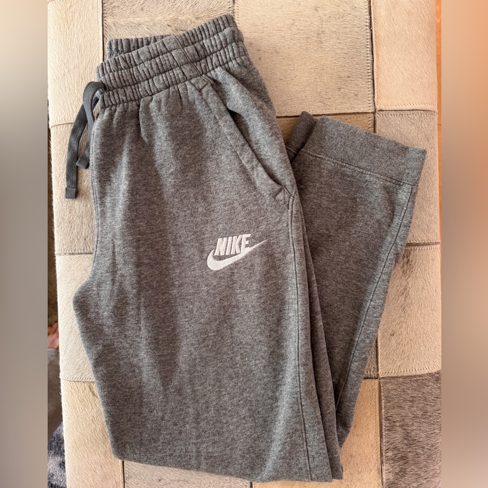 Nike Gray Sweatpants Tapered Jogger Style